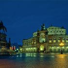 An der Semperoper ..,