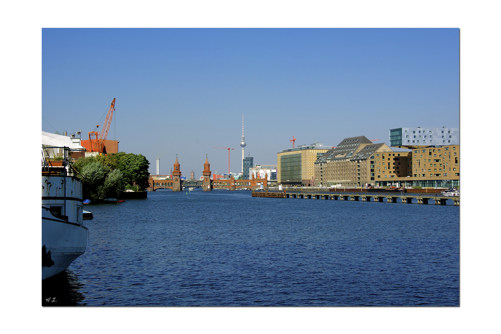 An der Spree Richtung Oberbaumbrücke