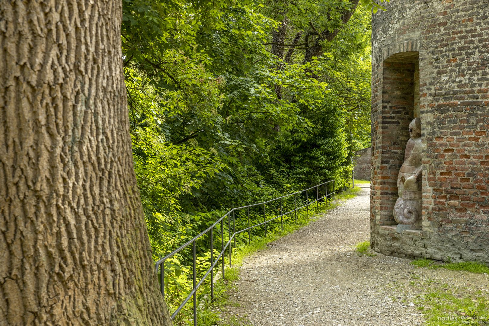 An der Stadtmauer beim Steinernen Mann