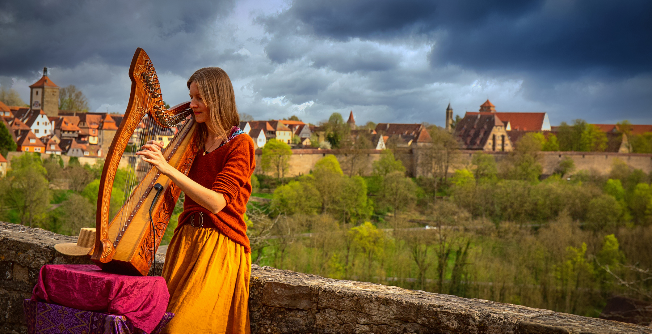 An der Stadtmauer von Rothenburg o.d.Tauber ...