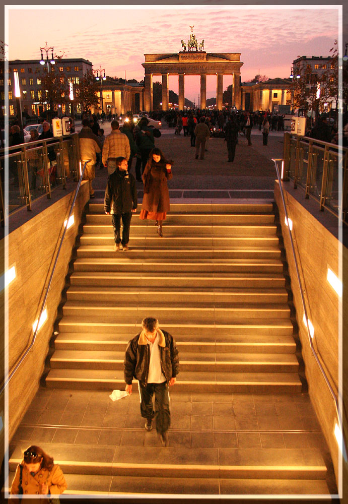 An der U-Bahn Station Brandenburger Tor