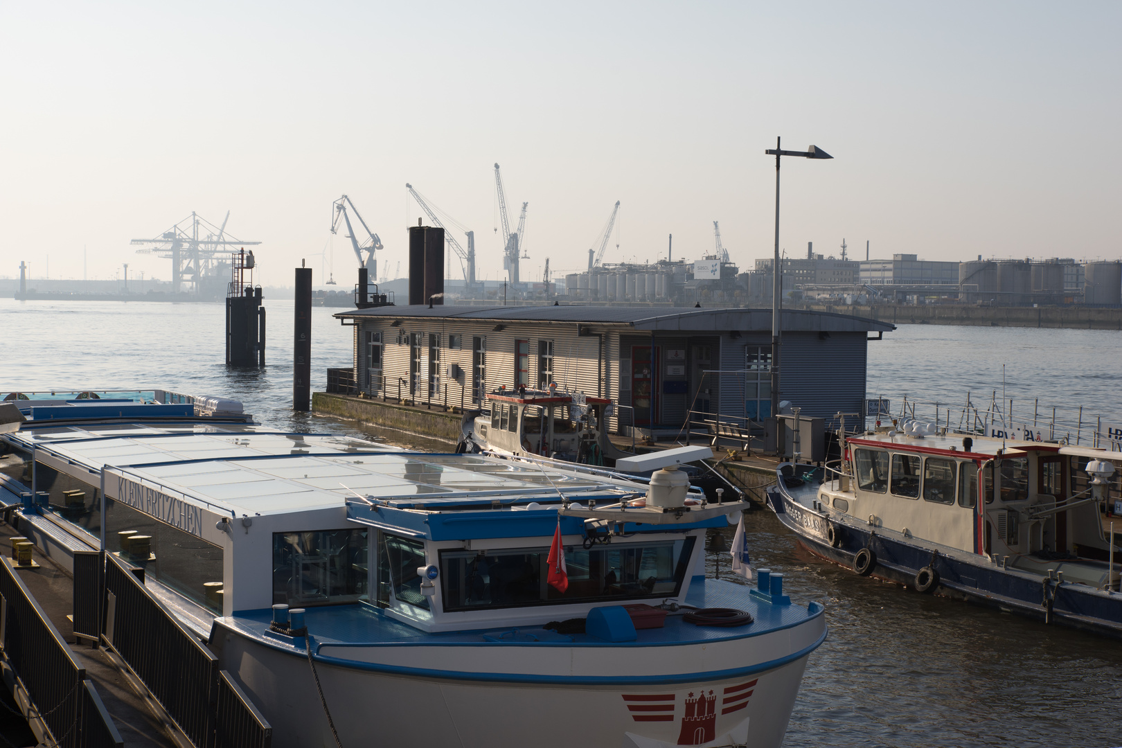 An der Überseebrücke - Hamburg