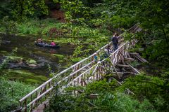 an der Warnowbrücke