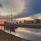 An der Weser in Bremen zum Sonnenuntergang