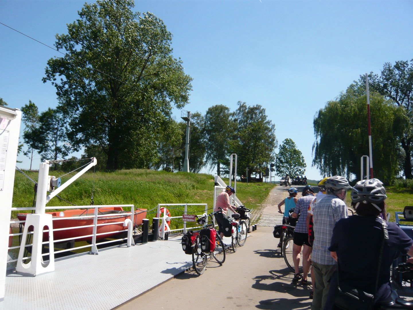 An der Weser und einer der schön Fähren