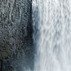 an der Westseite vom 'Dettifoss' (© Buelipix)