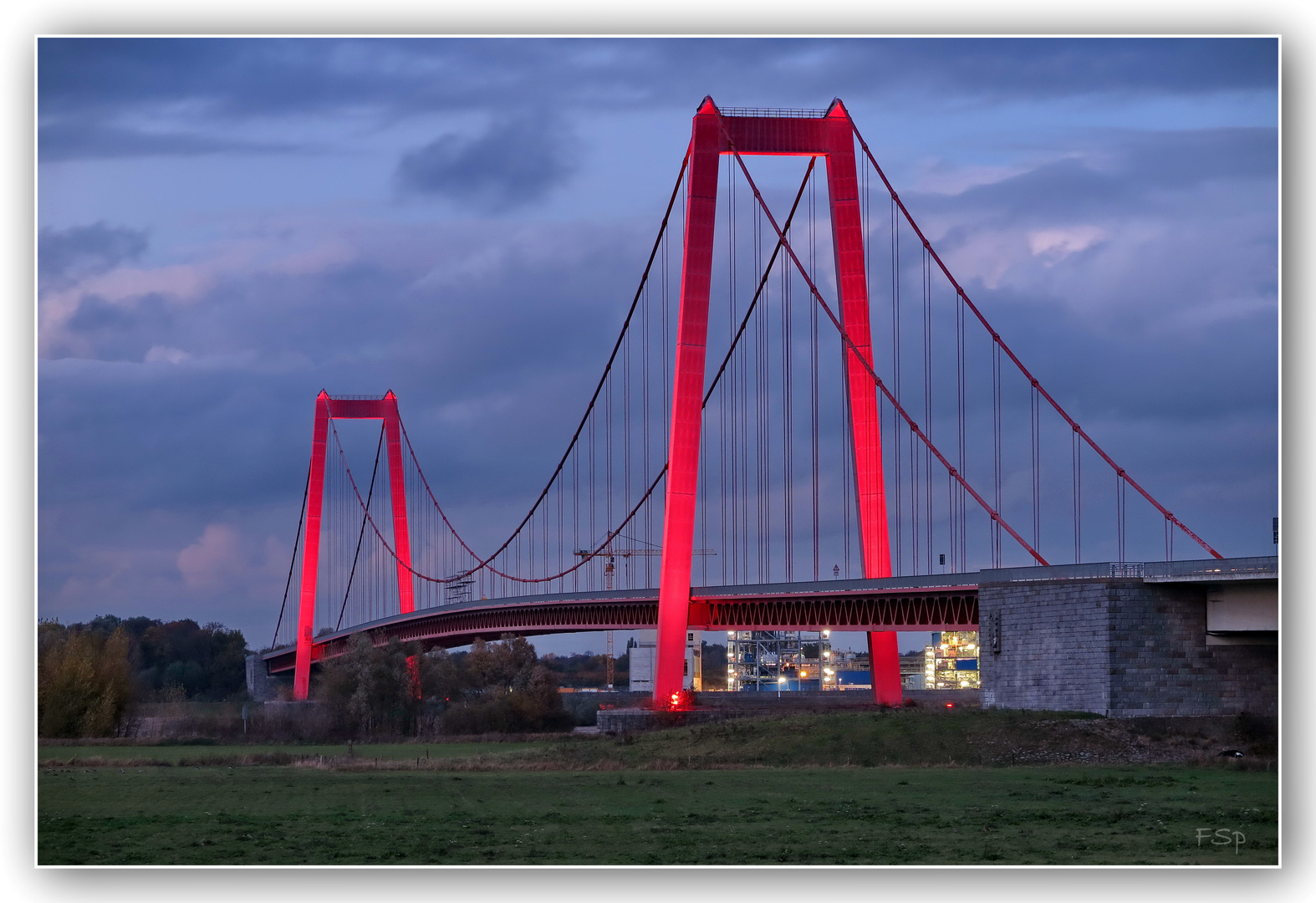 an dieser Brücke ...