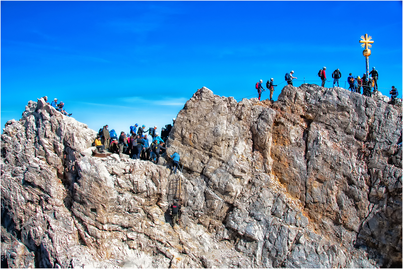 An einem sonnigen Tag auf der Zugspitze