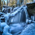 an einem Wasserfall