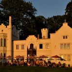 An lauen Sommerabenden - im Restaurant/Café vom Prinzenpaarschloss ...