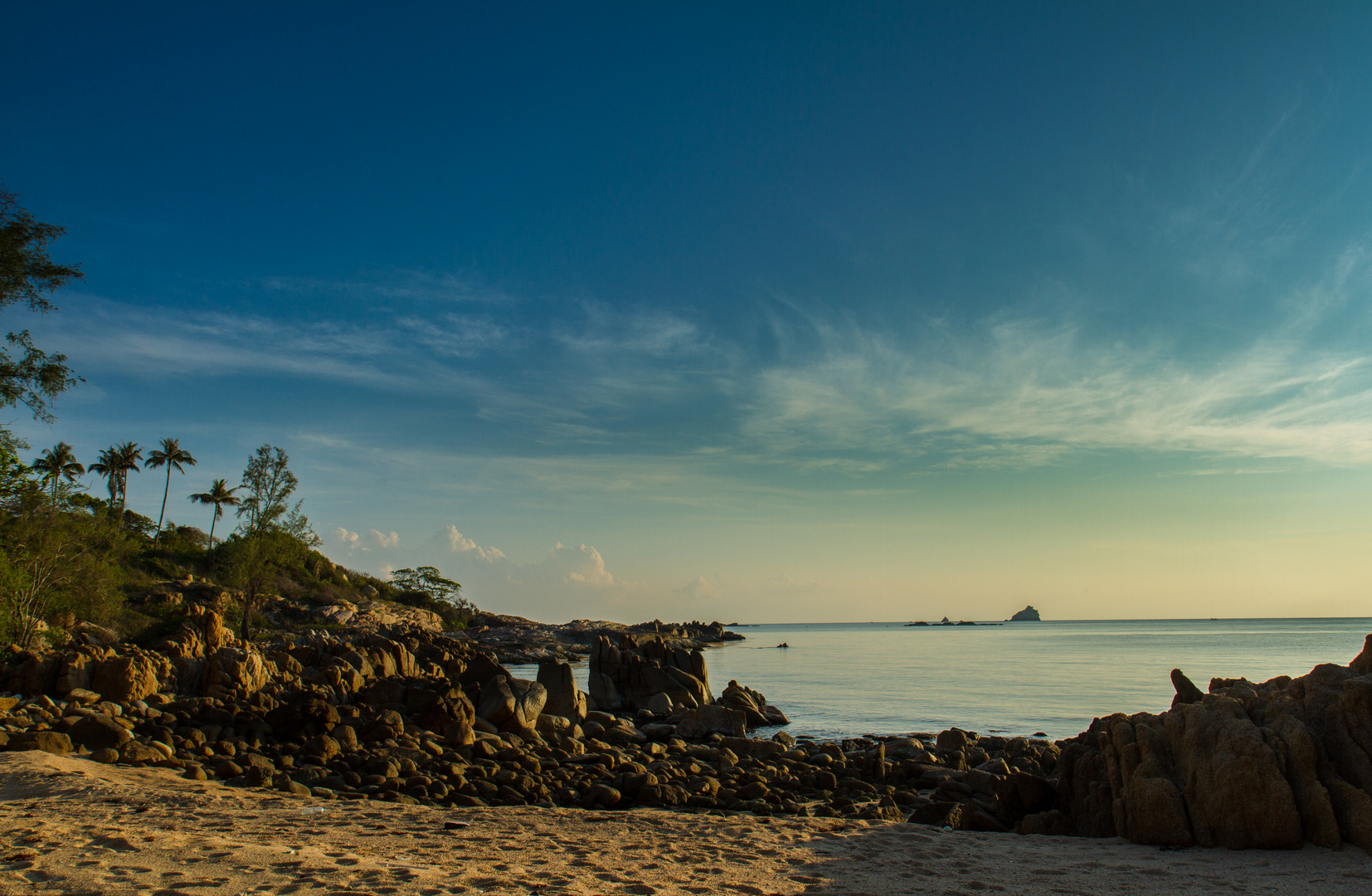 an unattended beach