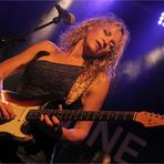 ANA POPOVIC (1)