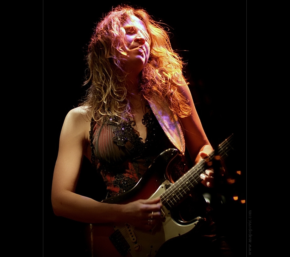 Ana Popovic (1)