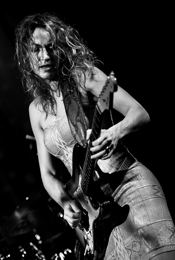 * Ana Popovic *