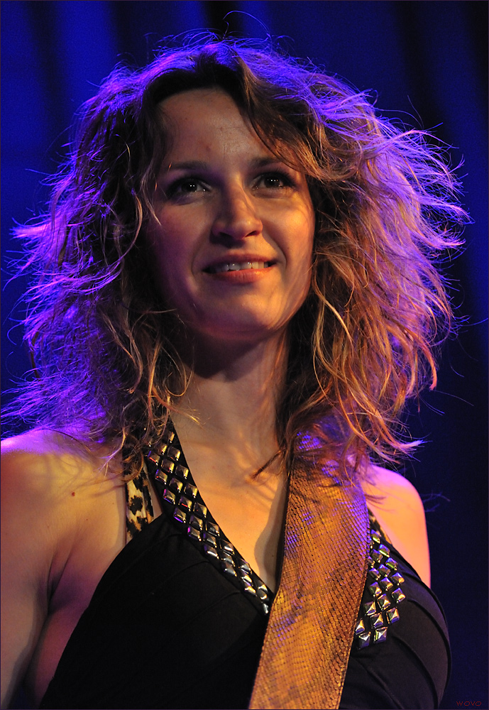 . Ana Popovic .