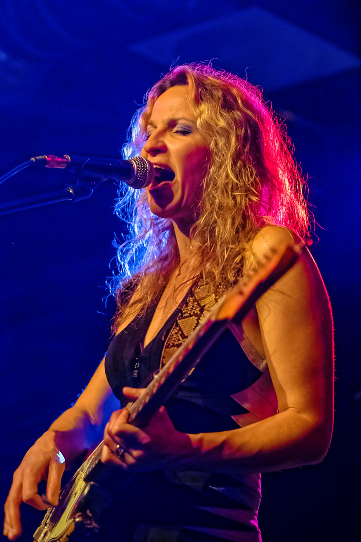 Ana Popovic.