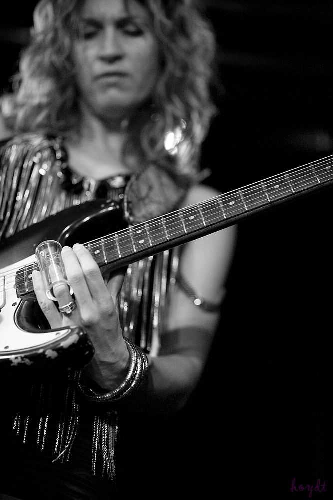 Ana Popovic im Schwarzen Adler am 10.12.2010