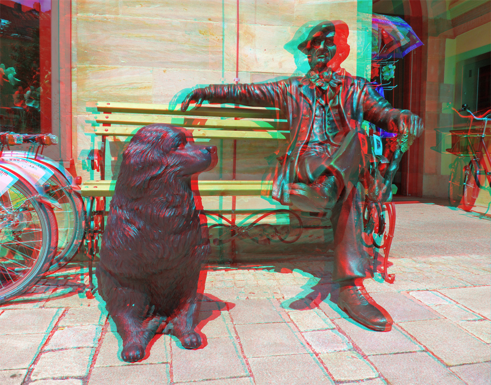 Anaglyphe - Bayreuth: Richie W. und Hunding legen eine Verschnaufpause vor der Bayreuther Info ein.