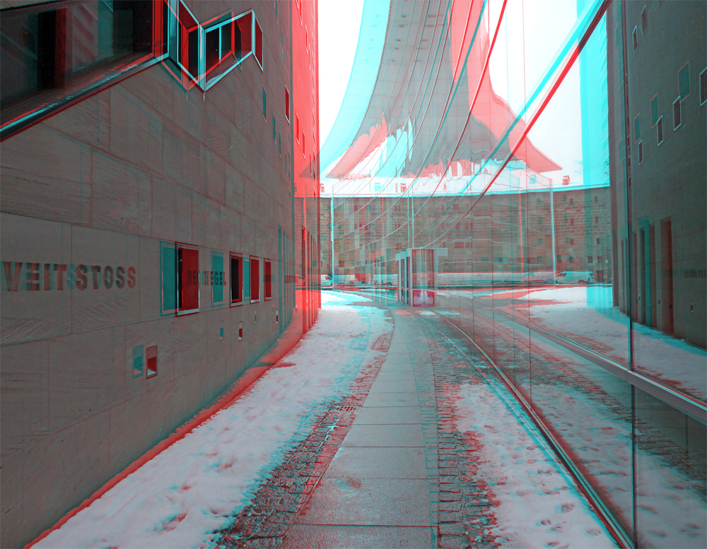 Anaglyphe - geschwungene Glasfassade des "Neuen Museums" in Nürnberg