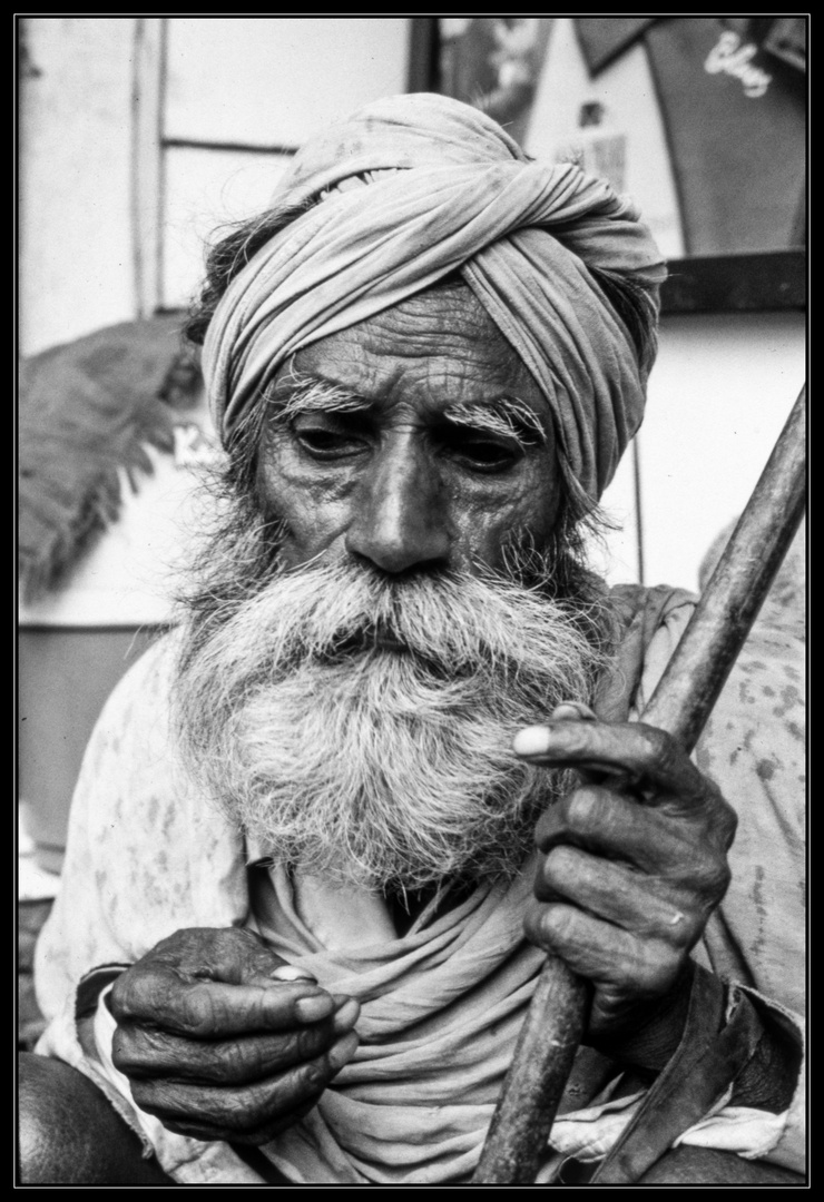 ANALOG!!!  Old Man in Delhi