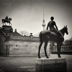 Analoge Schwarzweiss-Fotografie: Berlin - Alte Nationalgalerie