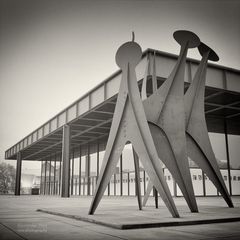 Analoge Schwarzweiss-Fotografie: Berlin - Neue Nationalgalerie