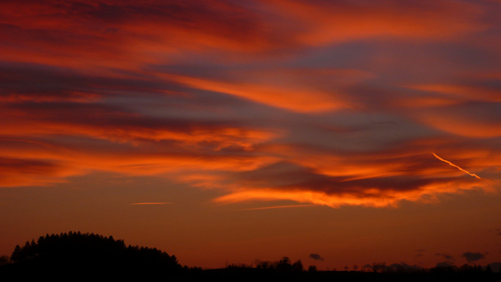 Anche le nuvole portano speranza: "rosso di sera.............."