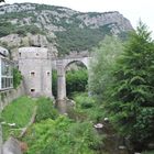 Ancien viaduc et Tour St Louis ( St Hippolyte du fort , Gard)