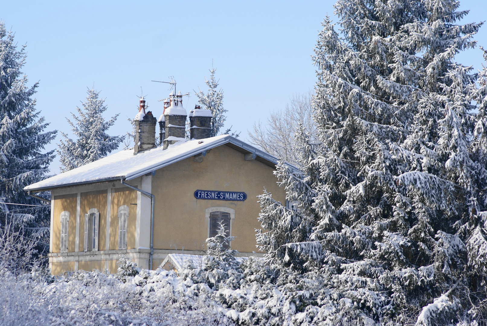 Ancienne de gare de Fresne st Mames