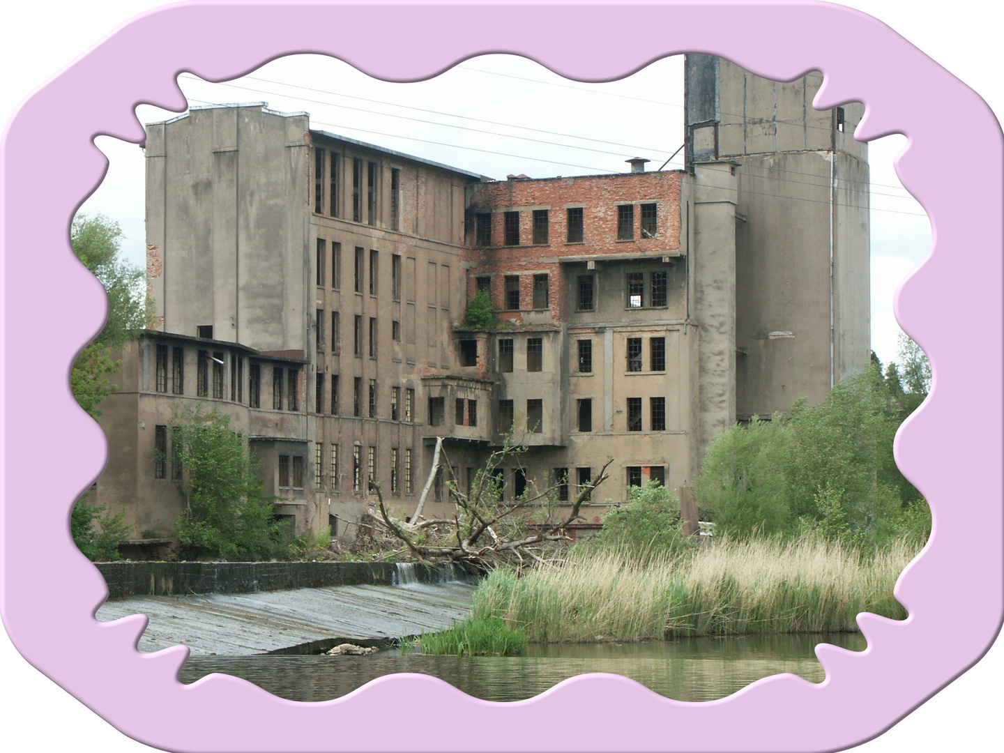 ANCIENNE-fabrique de poudre a maquiller je suppose