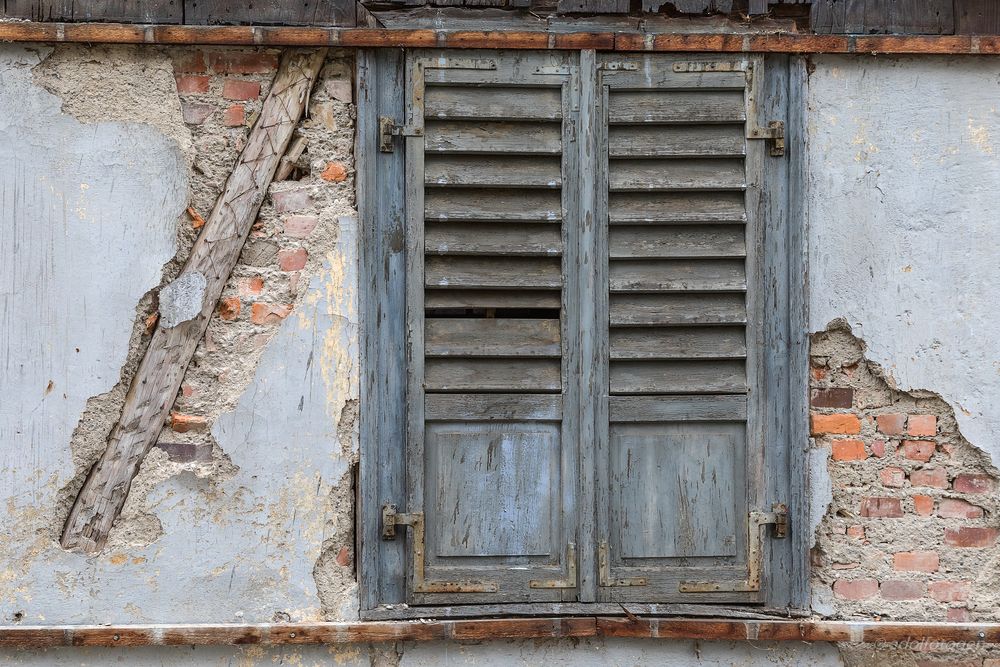 ancient blinds