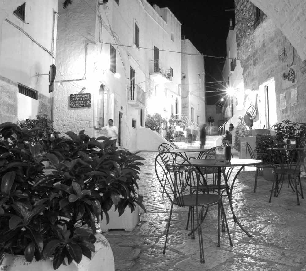 ancora uno stralcio della città di Ostuni, a un anno di distanza