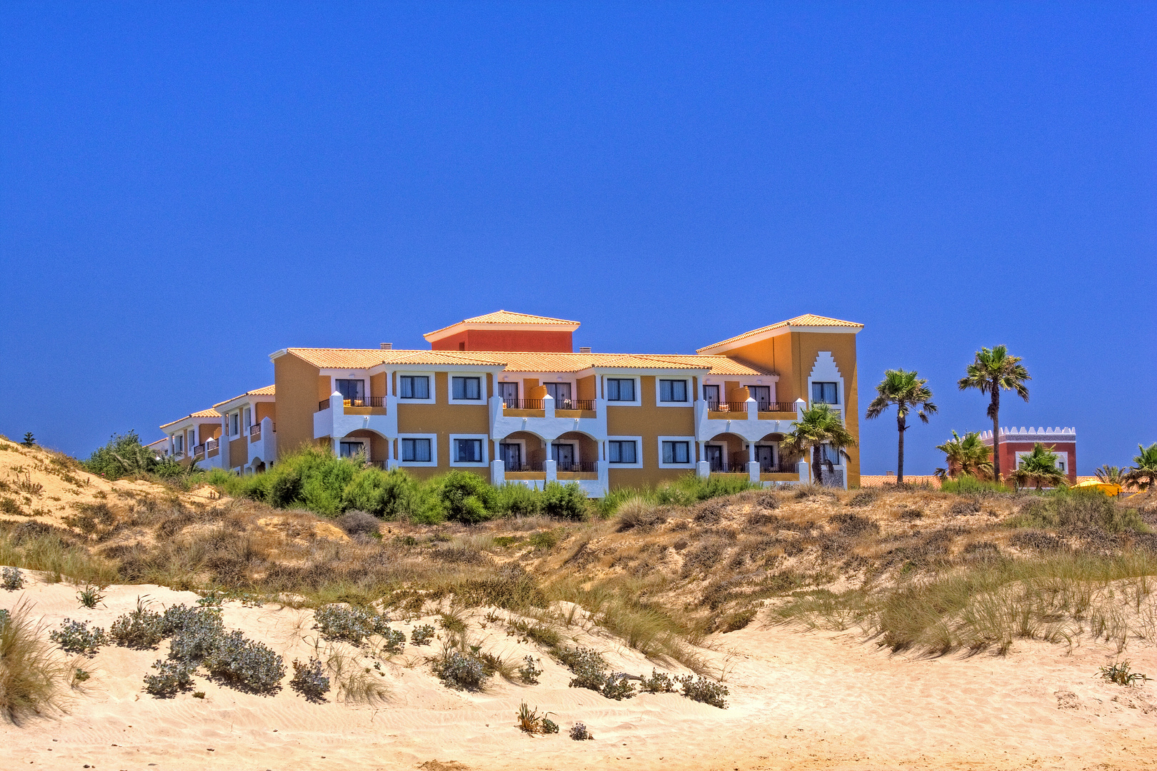 Andalusischer Bau an der Playa La Barrosa