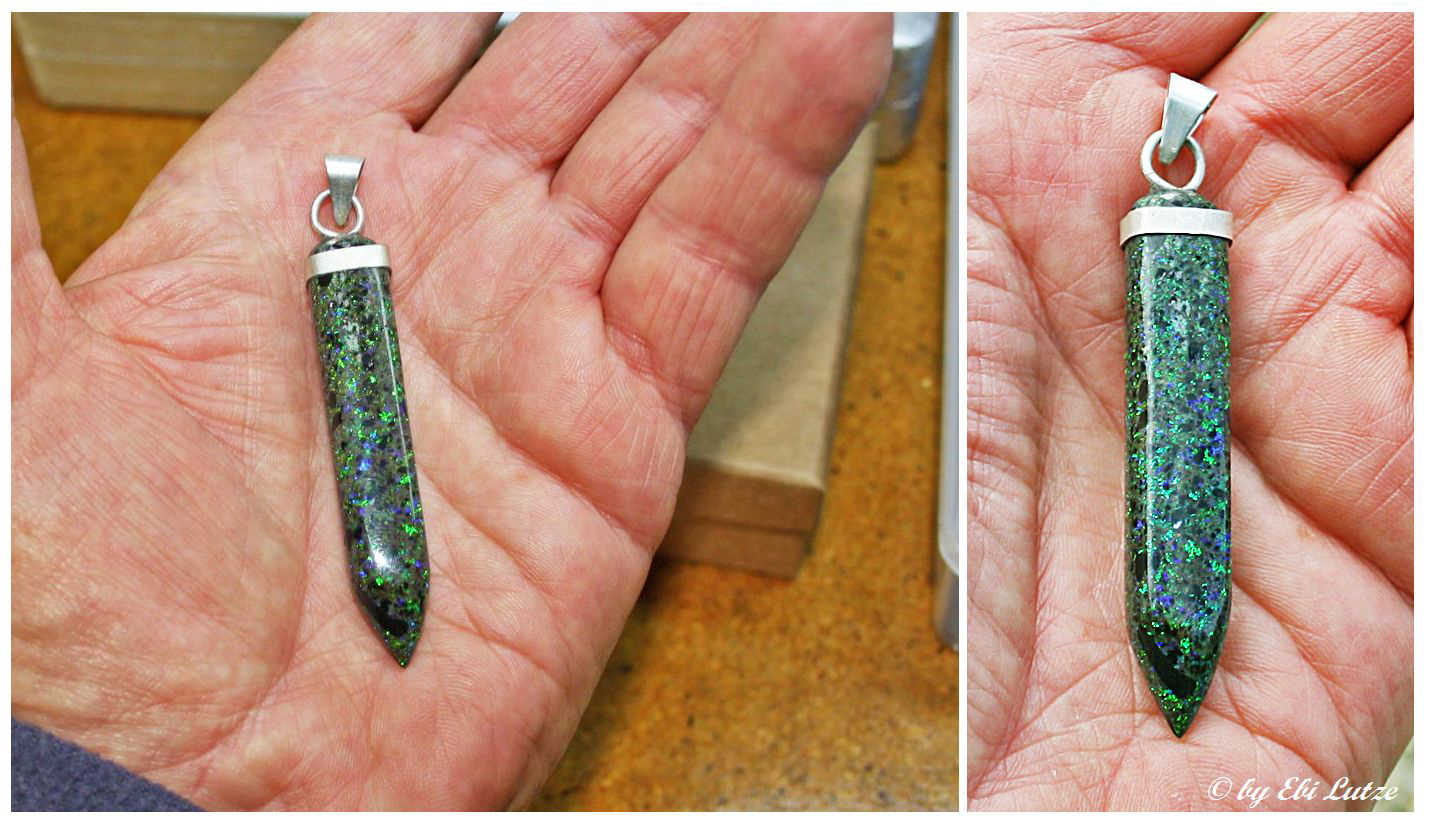 * Andamooka Opal **Decollete Spike 60 Carat sterling silver bail *r