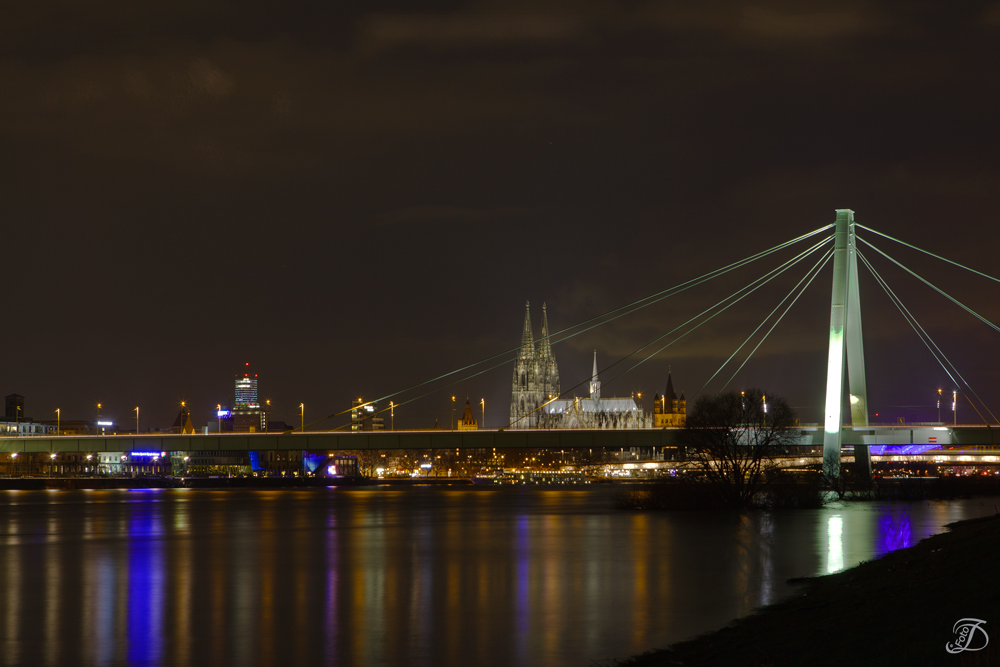 Andere Brücke mit Dom