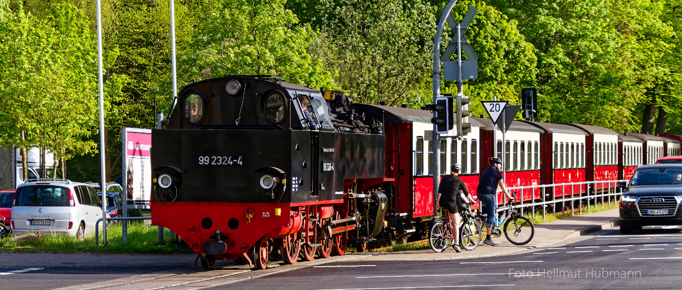 ANDERS ALS BEI DEUTSCHEN AUTO-VERKEHRSMINISTERN HAT HIER DIE BAHN VORFAHRT