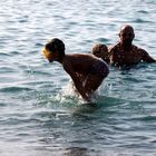 Andiamo via... qui il mare riserva brutte sorprese!