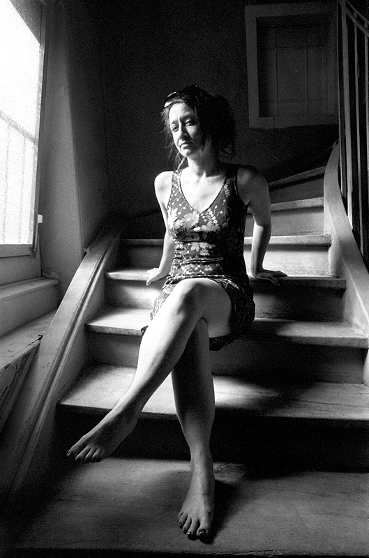 Andrea auf der Treppe