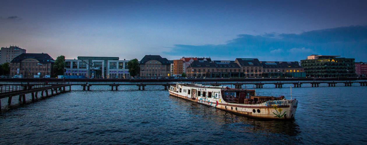 Andrea Doria an der Spree