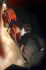 Andrew Loyd Slapper Akrobatik Bass