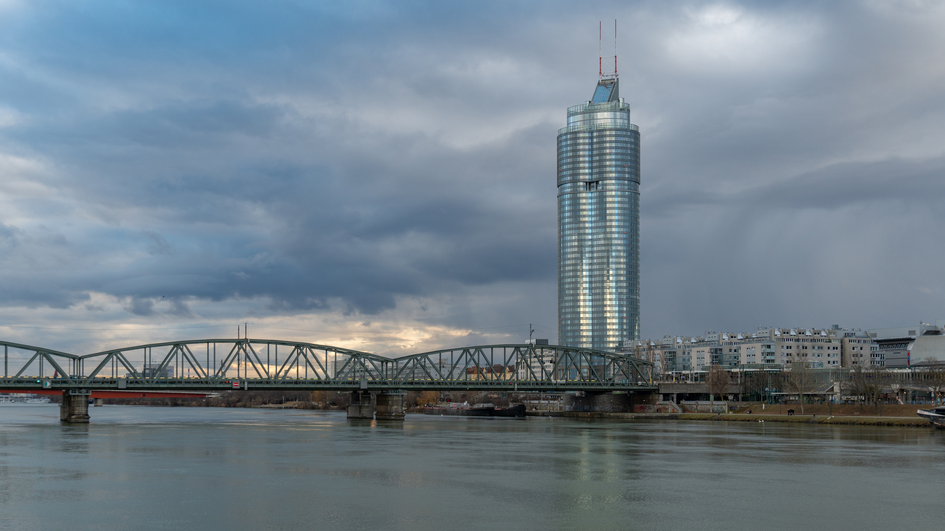 ANDROMEDA-TOWER IN WIEN