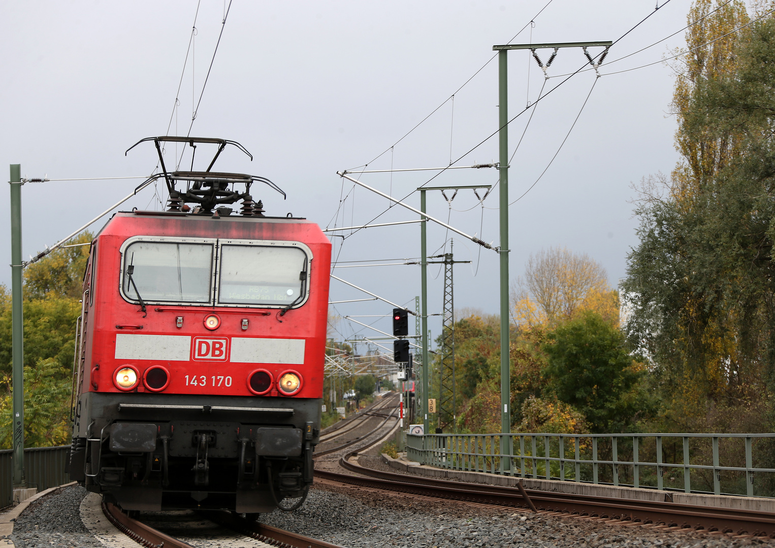 Anfahrt auf die Mainzer Südbrücke aus Richtung Gustavsburg