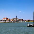 Anfahrt auf Volendam mit Schiff rechts