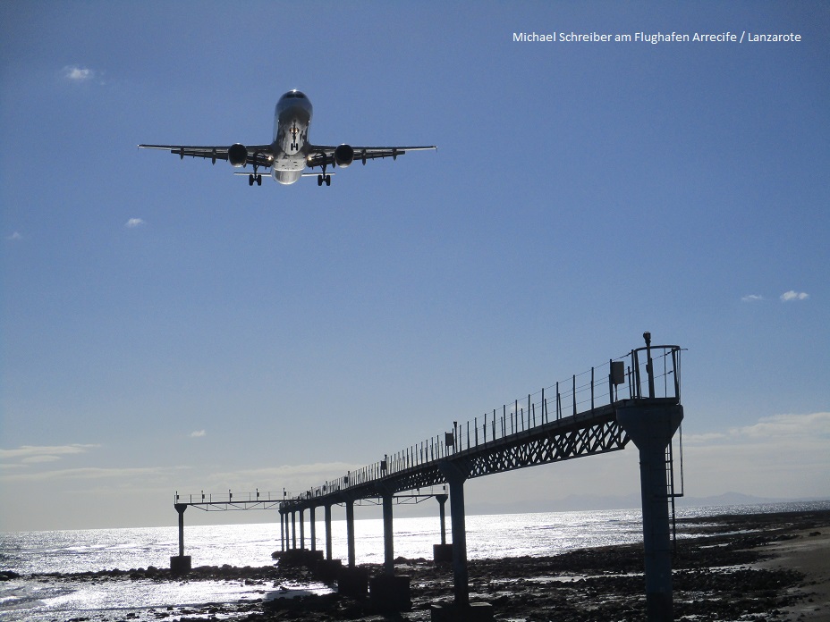 Anflug am Flughafen Arrecife auf Lanzarote