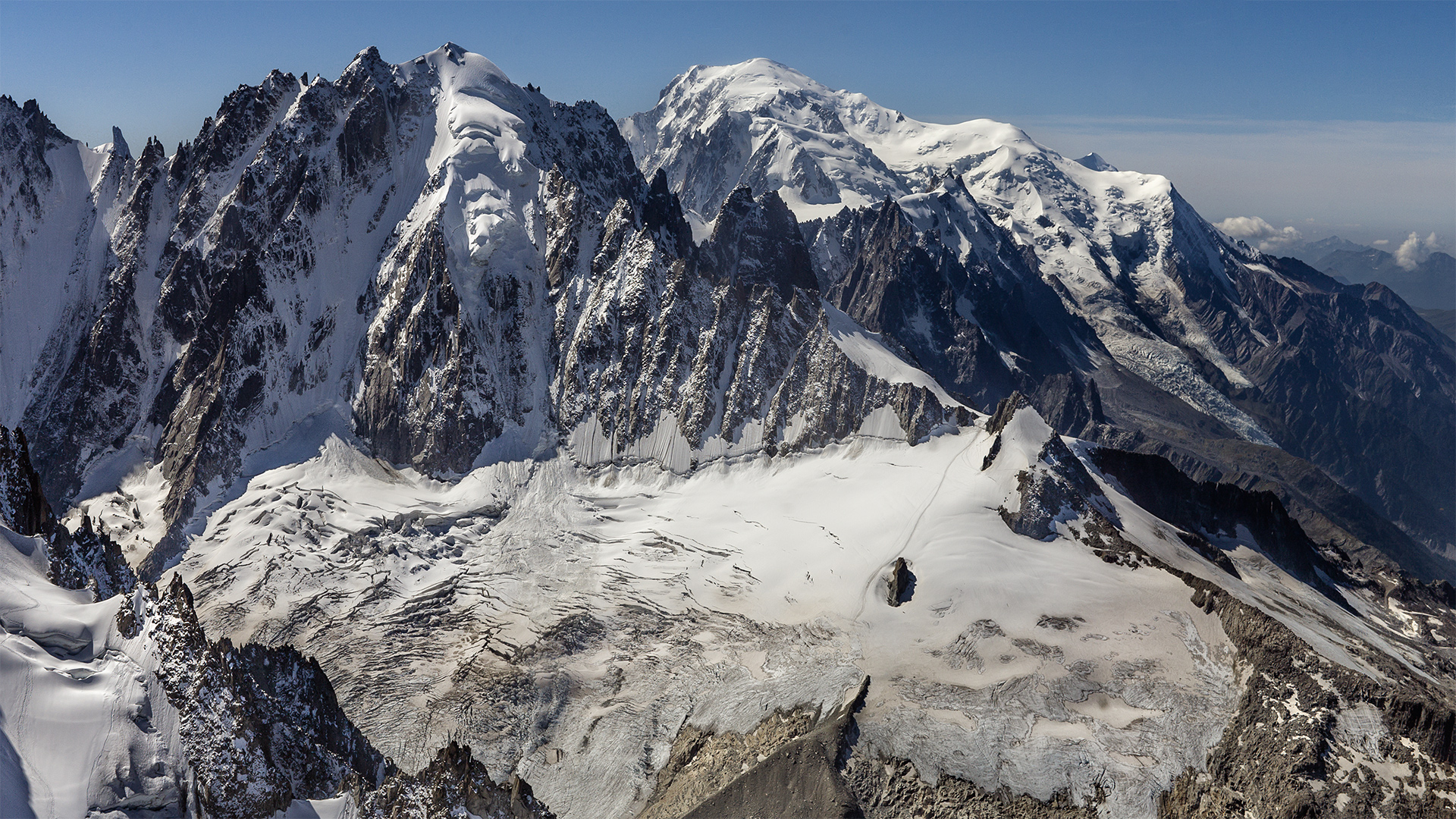 ANFLUG AUF DEN MONT BLANC