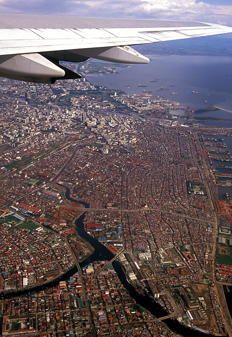 Anflug auf die Millionenstadt Manila