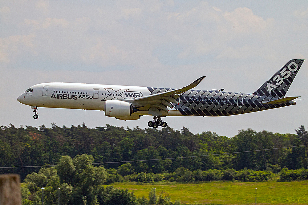 Anflug der neuen Technik auf der ILA ...