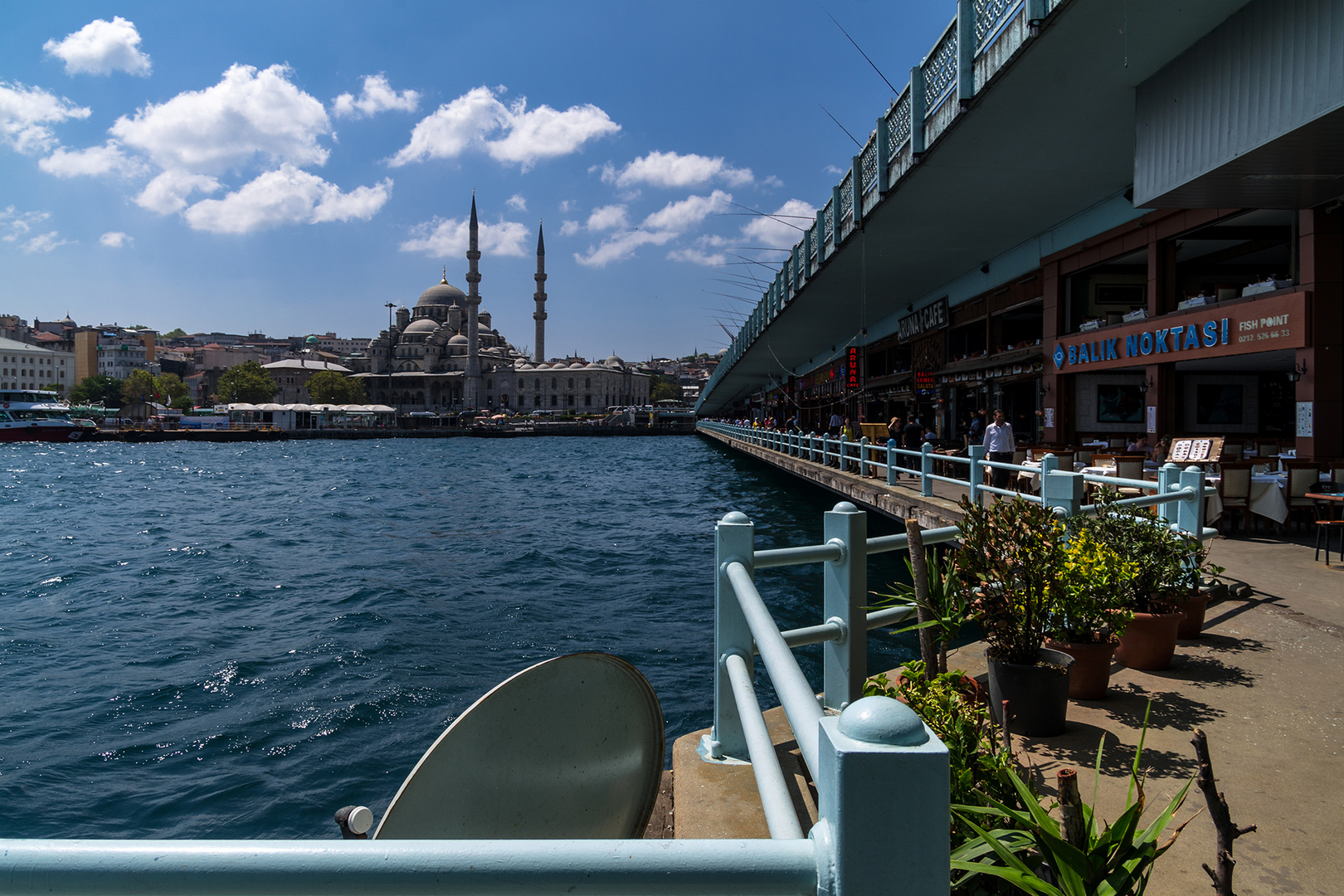 Angeln von der Galata Brücke 02