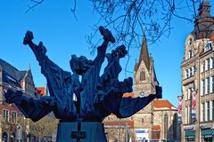 ... Angerbrunnen & Kaufmannskirche ...