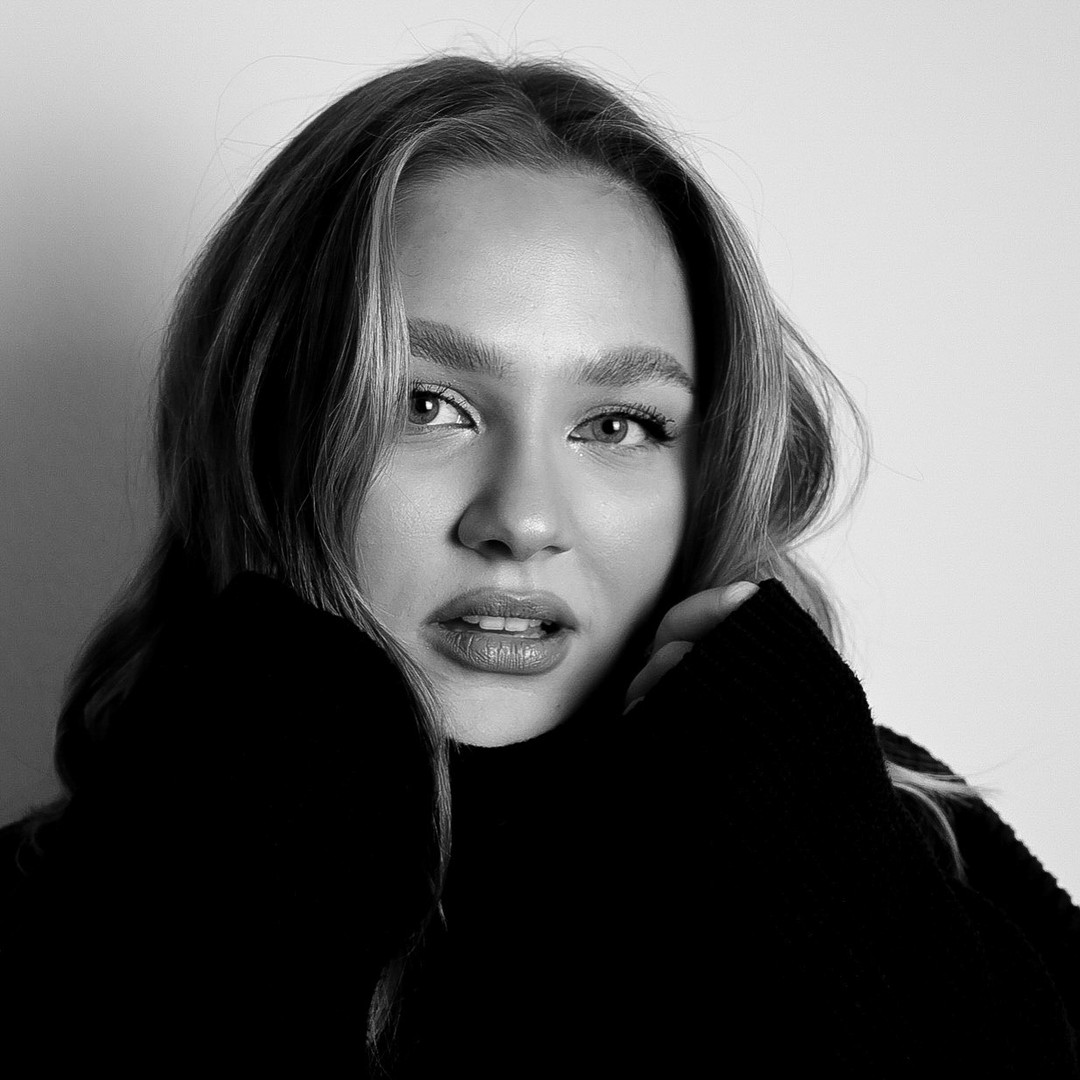 Angie Foto & Bild portrait, studio, indoor Bilder auf